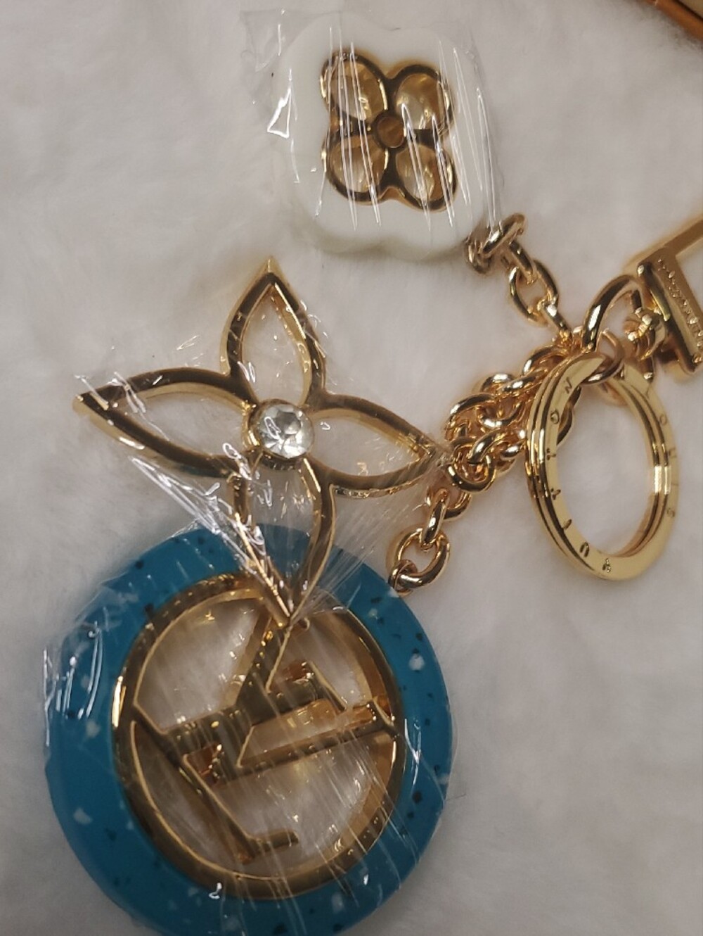 Gold-tone Key & Card Holder with Blue Enamel Ring No Box Or Dust Included - Picture 3 of 3